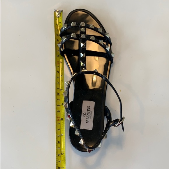 Valentino Garavani Rockstud Sandals - Picture 16 of 16